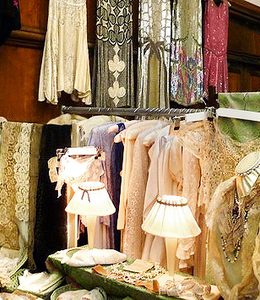 Katheleys Triangle New York 1950 r 260x300 The Decorative Antiques & Textiles Fair